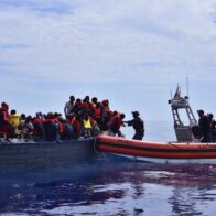 Al menos 40 migrantes haitianos mueren al incendiarse embarcación rumbo a Islas Turcas y Caicos
