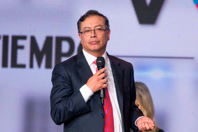 Petro afirma que hay "graves dudas" sobre las elecciones venezolanas y pide transparencia