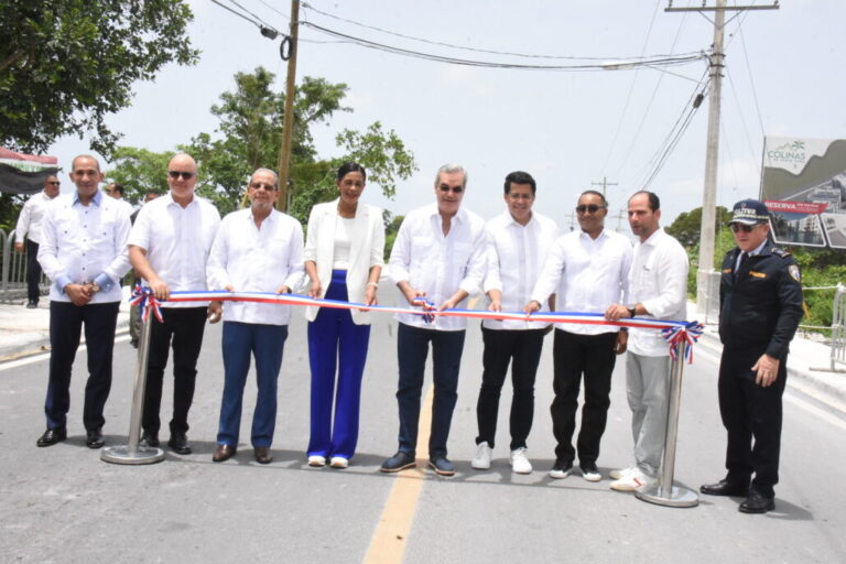 Gobierno entrega vía Domingo Maíz en Punta Cana, con una inversión de más de RS$135 millones 2 | Noticias de hoy en República Dominicana Gobierno entrega vía Domingo Maíz en Punta Cana