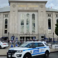 Arrestan a dominicanos que vendían drogas y armas frente al estadio de los Yankees