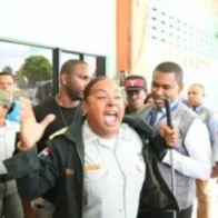 Dictan seis meses de prisión suspendida a coronela por agresión al defensor del pueblo
