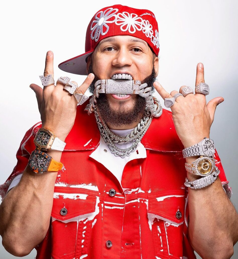 "El Alfa" se convierte en el primer artista dominicano en lograr 10 millones de suscriptores en YouTube