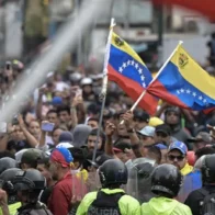 Casa Blanca considera “inaceptable” represión de manifestantes y de la oposición en Venezuela