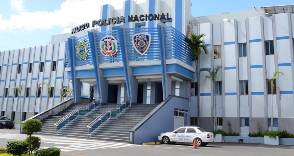 Policía Nacional investiga hecho en Hainamosa en que mujer de 37 años es ultimada por su pareja; hombre se quita la vida