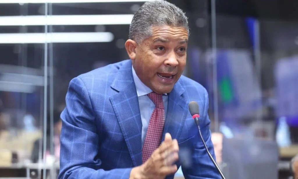 Eugenio Cedeño: "Si yo me quito el condón para embarazar a mi esposa aunque ella no quiera, eso no tiene que ir al Código Penal"
