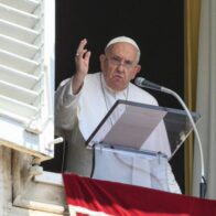 El papa insta al mundo a la tregua olímpica: "Que los atletas sean mensajeros de paz"