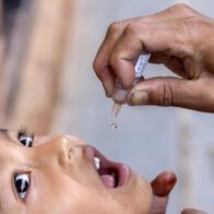 El bebé de 10 meses contagiado con polio en Gaza ya tiene su cuerpo paralizado