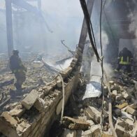 Ministerio de Interior de Ucrania informa hay al menos 10 fallecidos y 35 heridos, tras ataque ruso