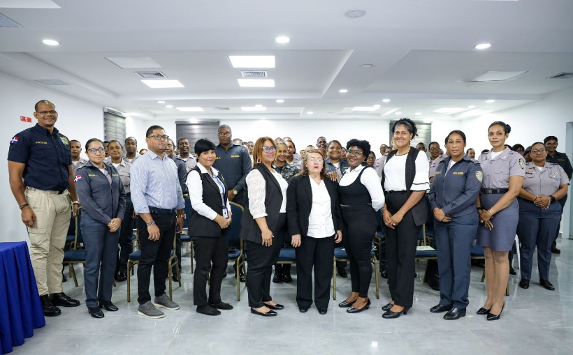 Policía Nacional y Pro-Consumidor realizan taller sobre "Derechos del Consumidor"