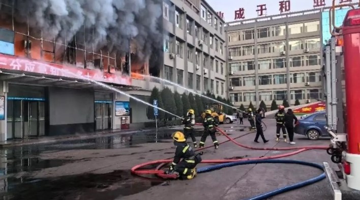 Al menos seis fallecidos en el incendio de una tienda en China