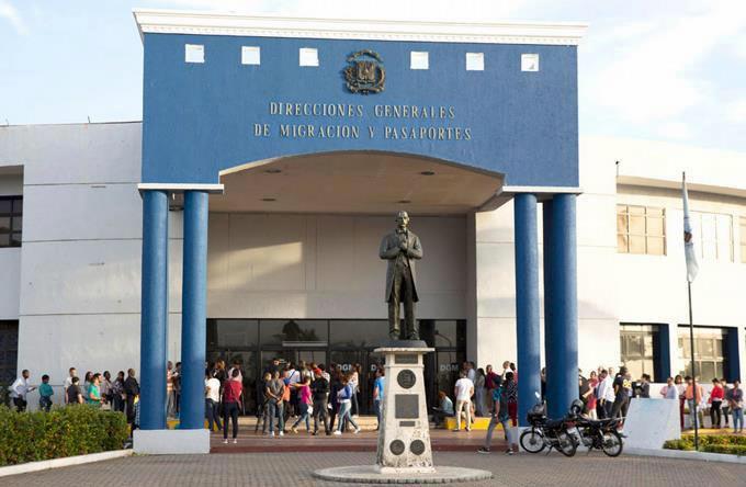 Pasaportes destina más de RD$200 mil en boletas de la temporada de béisbol 2025-2026