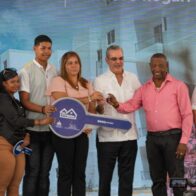 Presidente Abinader y Ministro Bonilla entregan 100 nuevos apartamentos en San Luis