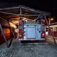 Colapsa techo de marquesina de los bomberos en Espaillat