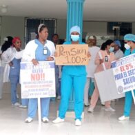 Enfermeras del Hospital Salvador B. Gautier protestan por precariedades en el sector salud