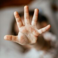 Rescatan a niña de cuatro años secuestrada por su niñera