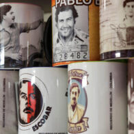 Colombia discute ley para prohibir la venta de productos que resalten a Pablo Escobar