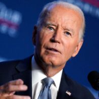 Biden propone prohibir vehículos con tecnología de China y Rusia