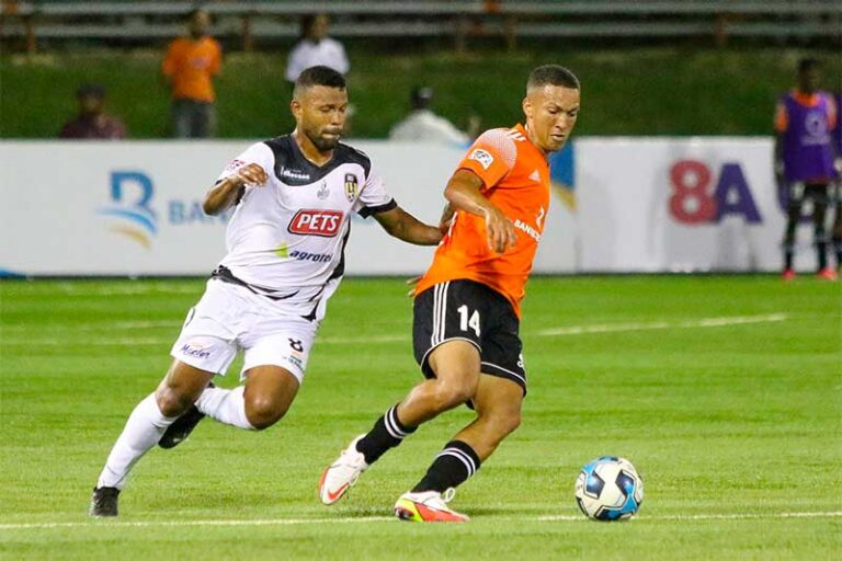 Cibao FC y Moca FC se juegan el pase a la gran final: Kelvin Cruz dará patada de honor 5 | Noticias de hoy en República Dominicana ACCION MOCA FC CIBAO FC | Noticias de hoy en De Último Minuto