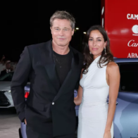 Brad Pitt desfila con su novia en la alfombra del Festival Internacional de Cine de Venecia