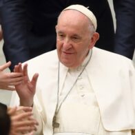 Arrestan individuos que planeaban ataque contra el papa Francisco