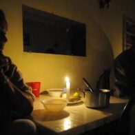 Ecuador lanza proceso urgente para alquilar una segunda planta eléctrica flotante