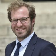 Nuevo ministro francés de Economía no excluye subir los impuestos y bajará el gasto