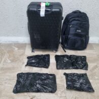 Atrapan mujer que viajaría con más de cinco kilogramos presumiblemente cocaína a España