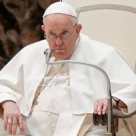 El papa advierte que estamos cerca de una guerra "casi mundial"
