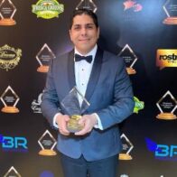 Samir Saba recibe reconocimiento por sus 27 años de carrera en los Hispanic Celebrities Awards