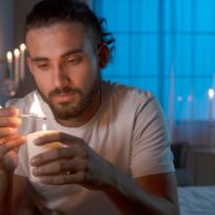 Apagones prolongados y facturas elevadas: la crisis eléctrica agobia a los dominicanos