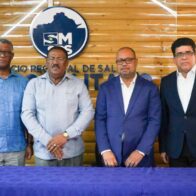 Alcalde de SDE y SRSM Juramentan Nuevo Director del Hospital Ralma