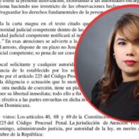 Mujer acusada por amenaza de muerte sigue sin ser apresada pese a orden de arresto