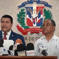 Tobías Crespo entrega cláusula de conciencia al CDP; insta a periodistas hacer uso de sus derechos