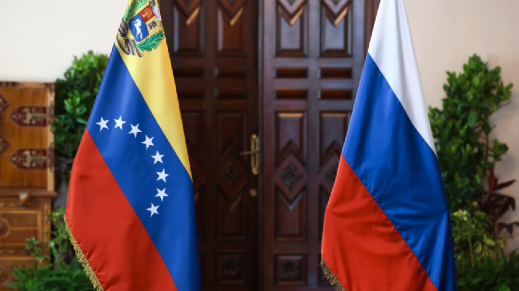Venezuela y Rusia apuestan por "fortalecer alianza política" y cooperación económica