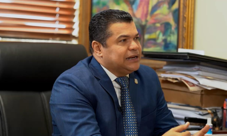 Tobías Crespo denuncia gobierno espía e intercepta celulares de ciudadanos 2 | Noticias de hoy en República Dominicana Tobías Crespo