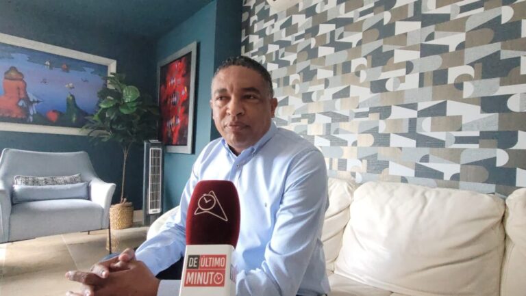 Exsenador califica como “impunidad del gobierno” colapso del sistema semafórico en el GSD