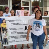 Familiares exigen justicia frente a la PGR por parientes fallecidos