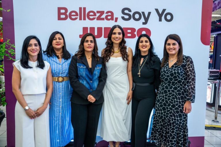 Sachenka Rodríguez, Cony Taveras, Madelyn Martínez , Katherine Collado -La Comparona, Alejandra Acta y Carolina Rodríguez