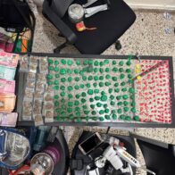Policía y MP en La Vega ocupan drogas, dinero y equipos tecnológicos durante allanamiento