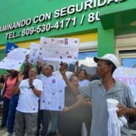 Protesta frente a Coop-Herrera: afectados exigen devolución de su dinero