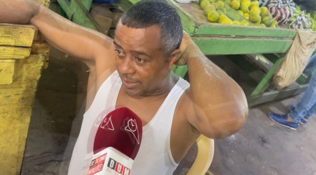 Comerciantes y padres de familia "al grito" por alto costo de la vida