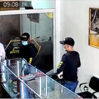 Denuncian uniformados de la DNCD realizaron asalto millonario
