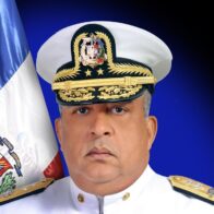 Designan al vicealmirante Luis Rafael Lee Ballester como nuevo director de Migración