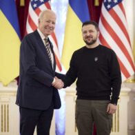 Zelenski agradece a Biden los 7,900 millones de dólares en ayuda militar adicional