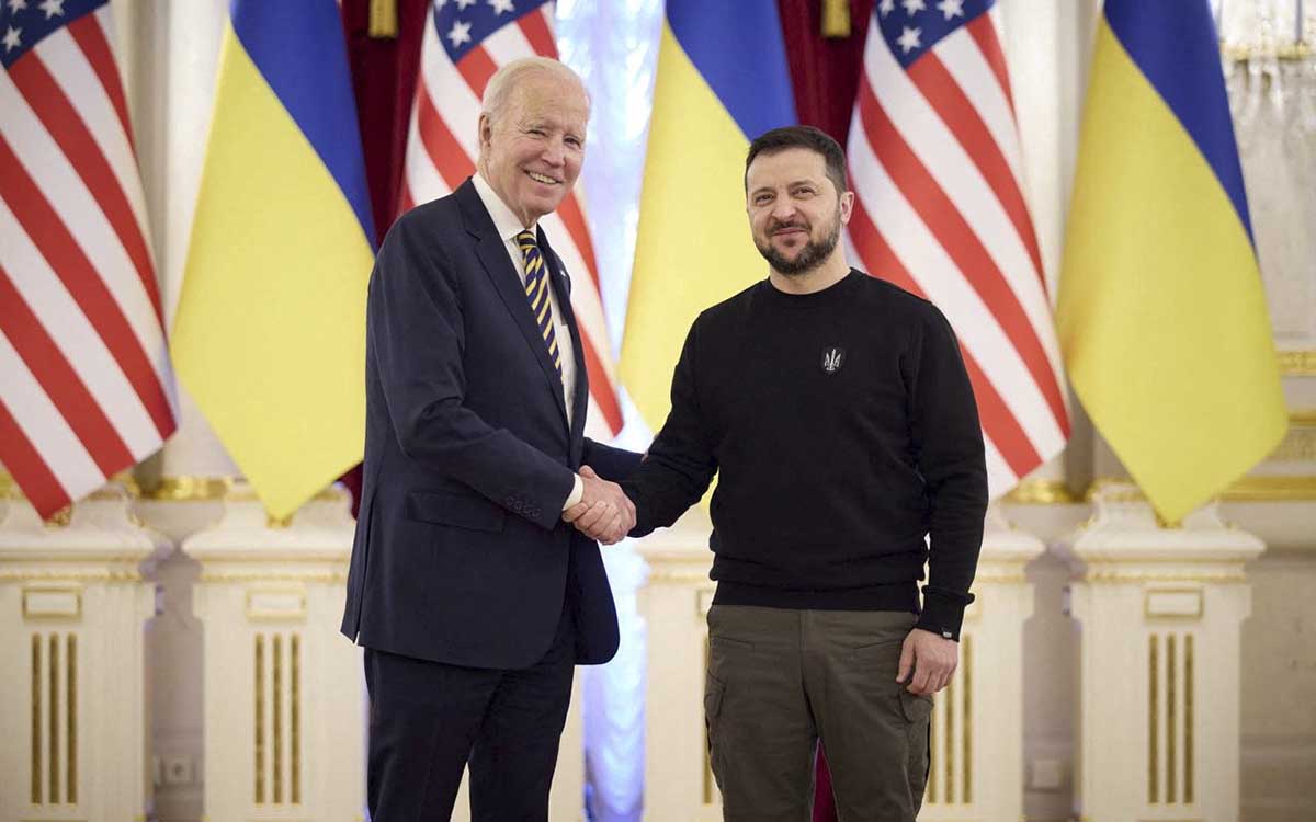 Zelenski agradece a Biden los 7,900 millones de dólares en ayuda militar adicional