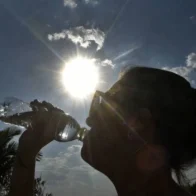 Calor extremo y lluvias aisladas dominarán el panorama meteorológico este jueves