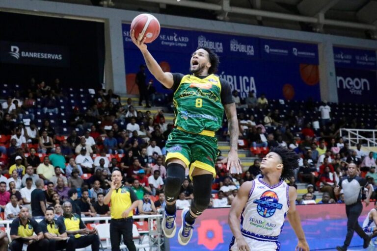 San Carlos obtiene segundo triunfo en el TBS Distrito 2024 10 | Noticias de hoy en República Dominicana image 123650291 2 | Noticias de hoy en De Último Minuto