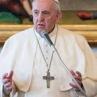 El papa pide que la ciencia avance en la curación del alzhéimer y mayor apoyo a familias