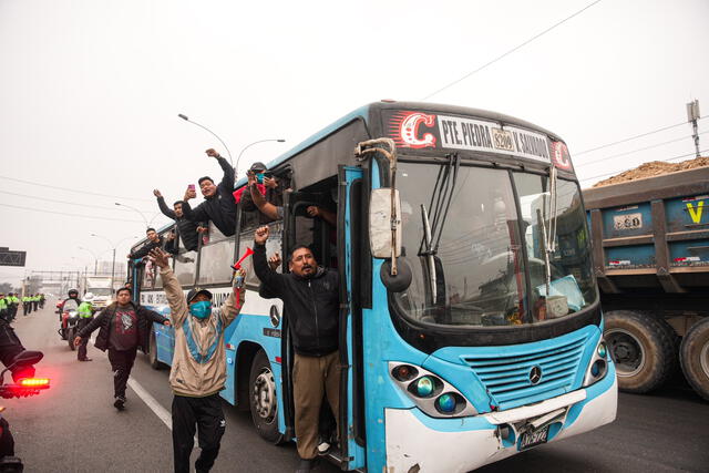 Transportistas de Perú anuncian paro nacional si no se deroga "ley del crimen organizado"