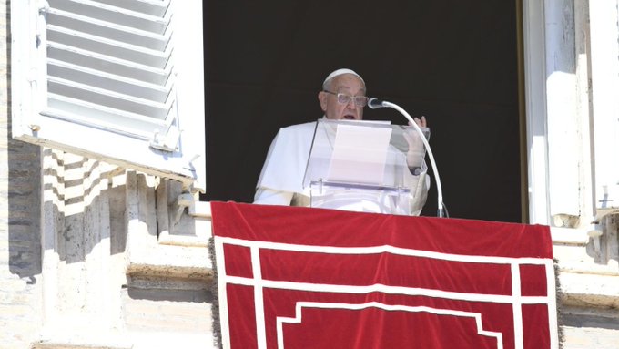 El papa pide "no olvidar" a los haitianos y trabajar en "la reconciliación" del país
